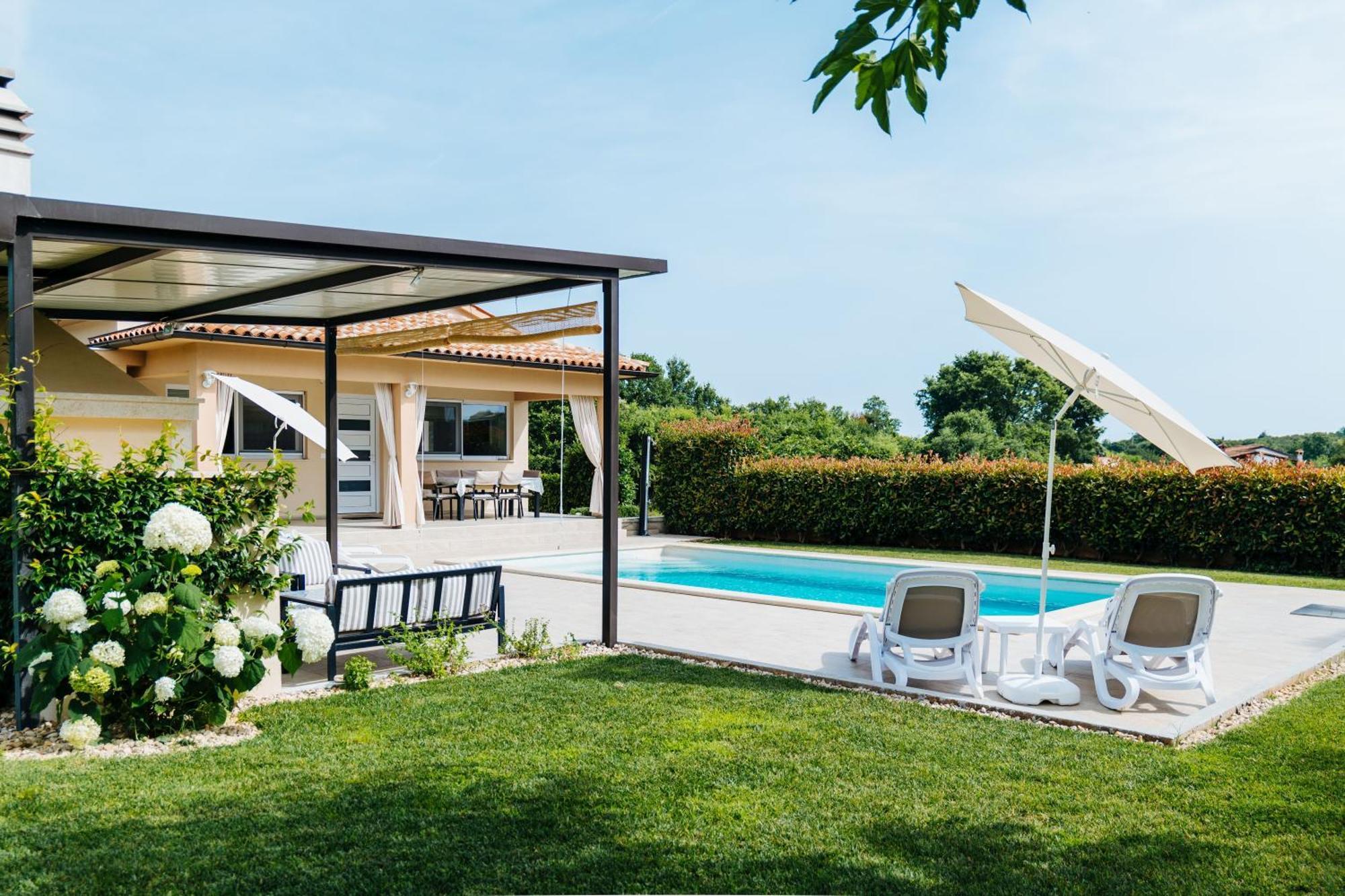 Villa Mila 로비니 외부 사진
